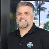 Robert Menefee's Instagram, Twitter & Facebook