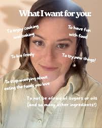 I thought it would be appropriate to do a little reintroduction 🫶🏻 There  are A LOT of new faces here around here and I'm SO grateful for every  single one of you—old