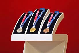 Zie in welke sporten de meeste gouden, zilveren en bronzen medailles behaald zijn. Olympia 2020 Tokio Prasentiert Recycelte Medaillen Sport Orf At
