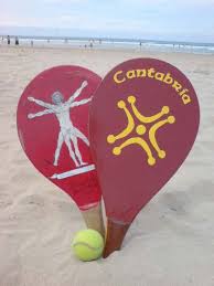 El tamiz (donde se golpea la pelota) y la empuñadora (de donde se agarra). Palas Deporte Wikipedia La Enciclopedia Libre