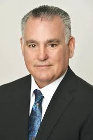 Luis Castellon's Instagram, Twitter & Facebook