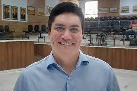 Sucata vira arte nas mãos do artista plástico brumadense Alex Lobo