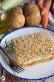 Il tortino di patate alla pizzaiola è un piatto molto appetitoso, perfetto da servire come antipasto e da condividere con tutta la famiglia! Sformato Di Patate E Verdure Tortino Filante Con Prosciutto