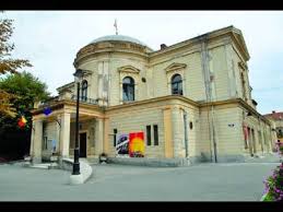 Experiență în regia de scenă pentru spectacol de teatru/operă/operetă/ evenimente de minimum i an, dovedită cu adeverință relaţii suplimentare se pot obţine la sediul teatrului municipal „tony bulandra din târgovişte, bd. Teatrul Tony Bulandra Teatre In Sapte Seri