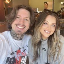 Emily Swearingen and Luke Bentley's Wedding Website