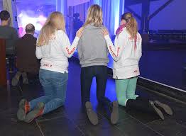 August im ambiente des amadeus terminal 2 des salzburger flughafens statt. orf ö1. Die Kraft Des Gebetes Vom Beten In Der Gruppe
