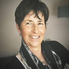 How to remove urine buildup and hair muck from cannon?