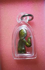 龙婆yim 2460 招财女神小模本店所有牌价都是包括了防水壳的价格 加微咨询有优惠115498965 另朋友圈都是平价牌 特价牌 性价比牌 不定时活动送佛牌价格低欢迎关注朋友圈