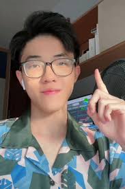 Hot boy cao 1m80 được tuyển thẳng vào 4 trường đại học lớn