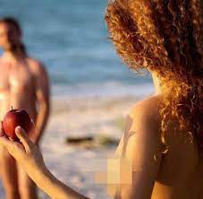 Adam sucht Eva: Fünf Fakten rund um die verrückte Nackt-Datingshow - WELT