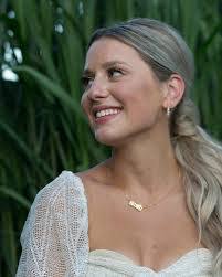 Kim Lovell's Instagram, Twitter & Facebook