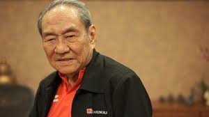 Meski Punya Harta 522 T, Orang Terkaya RI Gak Gengsi Makan di Warung