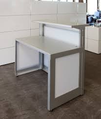 Hierfür die barplatte des mittelteils wieder abnehmen, auf der rückseite entsprechende aussparungen für die beleuchtung in die platte fräsen und das holz mit. Klappbar Ist Eine Klapptheke Aus Aluminium Fullungen Konnen Hinterleuchtet Werden Mobile Theke Schrank Fur Ordner Aluminium