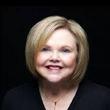 Kelly Trumble's Instagram, Twitter & Facebook