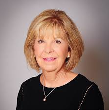 Linda Longwell's Instagram, Twitter & Facebook