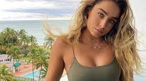 That's an english ship there in the harbour. Who Is Sommer Ray The Fitness Model Is Blowing Up On Social Media