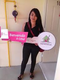 Actualmente es candidata a la gobernación regional de la región metropolitana, tras ganar las primarias del frente amplio. Karina Olivas Parra Karinaolivaspa5 Twitter