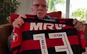 Behind mario zagallo and franz beckenbauer. Vida Longa Multicampeao E Idolo Do Flamengo Zagallo Completa 89 Anos E Recebe Homenagem Do Clube Flamengo Coluna Do Fla