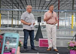 Thirty One Gifts Cuts Ribbon On Distribution Center In Flower Mound Cross Timbers Gazette Southern Denton County Flower Mound News
