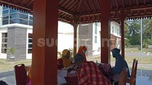 Krja'an nunggu rmh bantul : Yati Kerja Serabutan Demi Beli Kuota Sekolah Online Suara Jogja