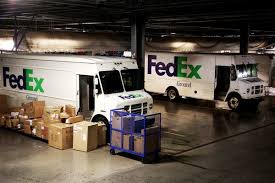 Fedex Follows Amazon Into The Robotic Future The New York Times