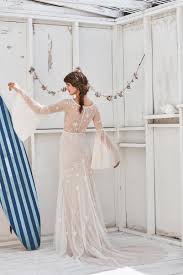 Sie werden in jedem einzelnen modell unsere freude und begeisterung für die brautmode entdecken. Fit And Flare Brautkleid Mit Trompetenarmeln Im Boho Stil Von Lillian West Modell 66057 Heiraten Mit Braut De