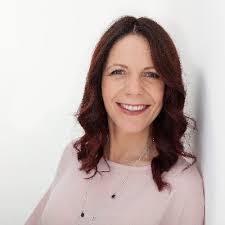 Sheena Hopper's Instagram, Twitter & Facebook