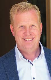 Neuwahlen von Vorstand und Präsidium