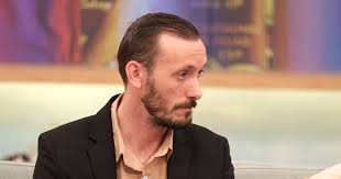 Emocionante! André recorda: "Vivi na rua seis anos"