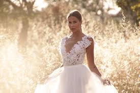 Design By Emanuel Hendrik Mix Match 2 0 2018 The Model Is Wearing My Bodysuits Dance Combined W Couture Kleider Blumenmadchen Kleid Hochzeitskleid Spitze