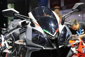 Browse through the list of the latest aprilia bikes prices, specifications, features, mileage. Aprilia Gpr 250 Price Specs Mileage Top Speed Images