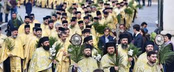 Mii de oameni, la mănăstirea radu vodă din capitală pentru a se închina moaştelor sfântului nectarie. MÄƒnÄƒstirea Radu VodÄƒ Doxologia