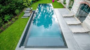 piscine 12 95 x 3 60 m revetement gris anthracite margelles en basalte piscine amenagement paysager petite piscine amenagement piscine