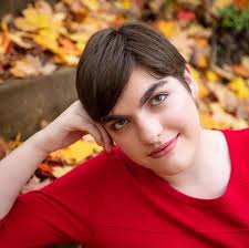 What I love about high school senior sessions is that we can basically pick  up and go anywhere— just footloose and fancy-free, following my whims. Just  ask some of my veteran high