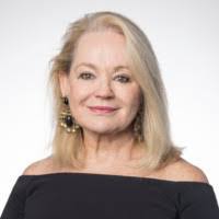 Susan Searle's Instagram, Twitter & Facebook