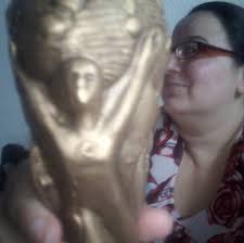 24 hs. Hidratante es ideal para utilizar durante todo el día. ¡Por el  pepino, magnesio y ginseng, te permite lucir una piel fresca y descansada,  aún en jornadas extensas!