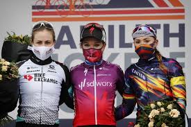 De lijntjes zijn kort, want pieters is de vriendin van vreugdenhil. Nederlandse Amy Pieters Sprint Naar Zege In Nokere Koerse Wielrennen Hln Be