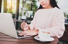 Each month, your credit card issuer reports the outstanding balance appearing on your last billing statement to the credit bureaus. How Credit Card Reporting Dates Affect Credit Score Apartment Therapy