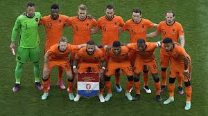 Frank de boer selecteert 25 spelers; Interland Alert Ajax Spelers Aanwezig Op Internationale Toernooien