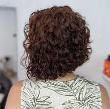 Sfatiamo il vecchio luogo comune secondo cui la donna deve necessariamente portare i capelli lunghi e innamoriamoci dei tagli corti per i . Tagli Capelli Ricci Corti Tante Idee Per Tutte Le Chiome Trucchi Tv