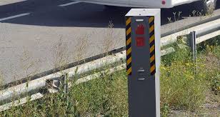 Ce radar indicateur de vitesse permet aux automobilistes de prendre conscience de leur allure dans les zones dangereuses (voies piétonnes ou à forte fréquentation, abords d'école, etc.), d'adapter leur vitesse en conséquence et. Un Radar Automatique A Vendre Sur Leboncoin Pour 50