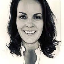 Rena Walsh's Instagram, Twitter & Facebook