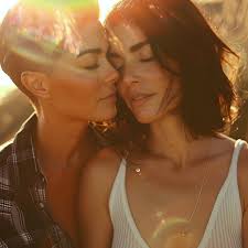 6 Unforgettable Sapphic Romance Characters You'll Fall in Love With  ❤️🏳️‍🌈❤️