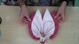 La Double Feuille Etalmag Pliage De Serviettes Pliage Serviette Pliage Serviette Papier Pliage Serviette Mariage