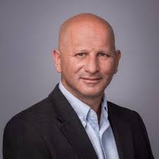 Holmes Murphy & Associates supports local artists! I had the pleasure of  meeting talented Des Moines artist Jimmy Navarro, who is putting the  finishing touches