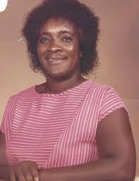 Louise Lipscomb's Instagram, Twitter & Facebook