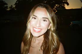 Looking for 2 bed/2 bath Spring 2025 lease. Budget is around or under  $650/month. Looking for pet friendly place close to TAMU campus or has  close bus route! 🩷