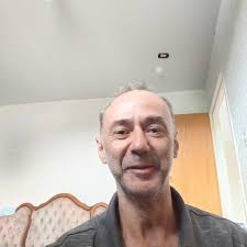 I wanted a snack and so did my cat who got hungry eyes 👀 #single  #singlelife *new IG Stories 🥳