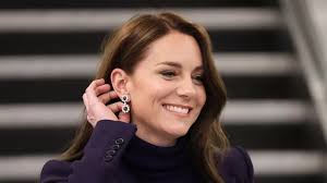 Heartbreaking way Prince William 'comforted' Diana makes him 'perfectly  placed' to help Kate