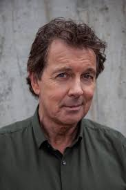 De jongen vertelt met tranen in zijn ogen dat zijn vader zijn dochter al zeventien jaar. Robert Ten Brink Het Spel Is Hetzelfde De Wereld Is Veranderd Het Parool